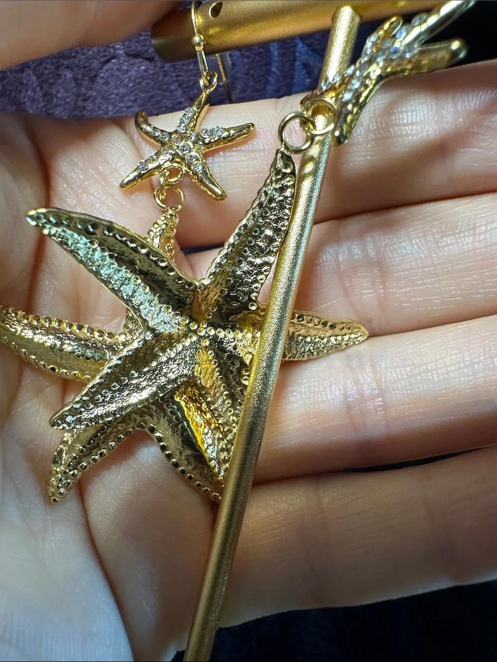 Kenneth Jay Lane Gold Starfish Dangle Earrings - Picture 4 of 6